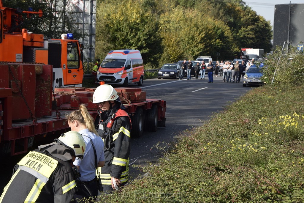 Schwerer VU PKlemm A 57 Rich Innenstadt Hoehe Koeln Chorweiler P174.JPG - Miklos Laubert